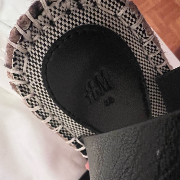 H&M sandals - Picture 3 of 3